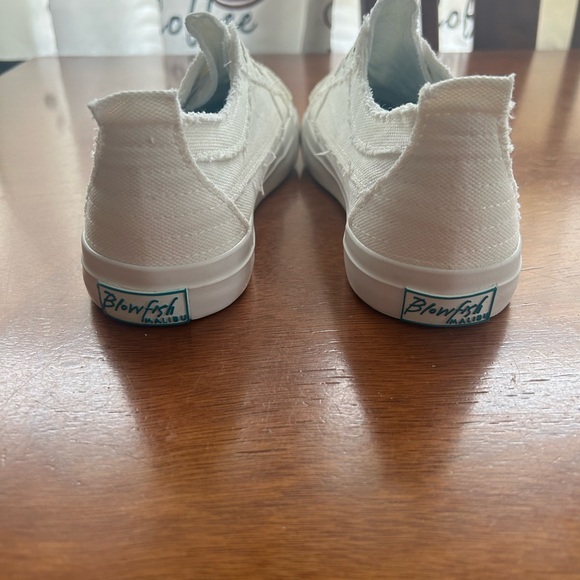 Blowfish Malibu Play Slip On Sneaker White Canvas Size 8 wide - Picture 4 of 5
